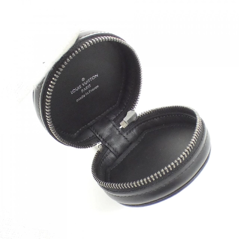 Tai nghe Louis Vuitton Monogram Eclipse Etui GI0496 625722