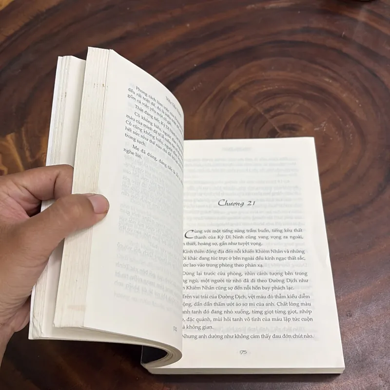 II Tiểu Thuyết: Đen Trắng - Triêu Tiểu Thành - Thuý Ngọc (Dịch) - 2016 976242