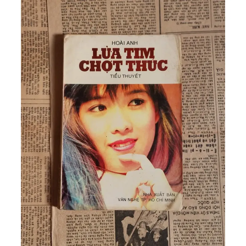 Tiểu thuyết LỬA TIM CHỢT THỨC (Hoài Anh) 707028