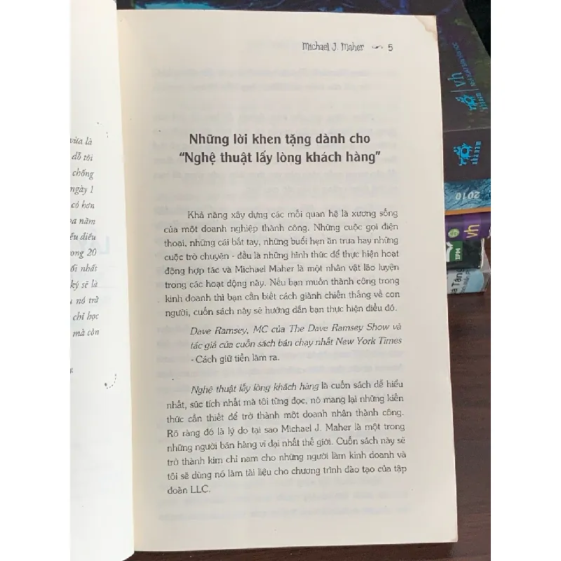 Nghệ thuật lấy lòng khách hàng – Michael J. Maher 559585