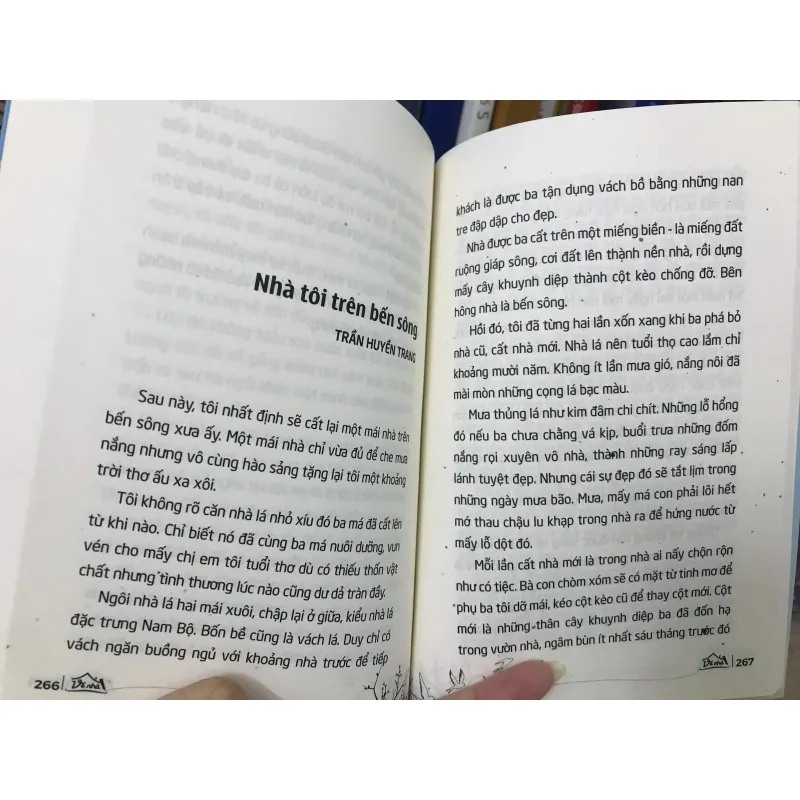 VỀ NHÀ - Tuyển tập tản văn hay nhất 706361