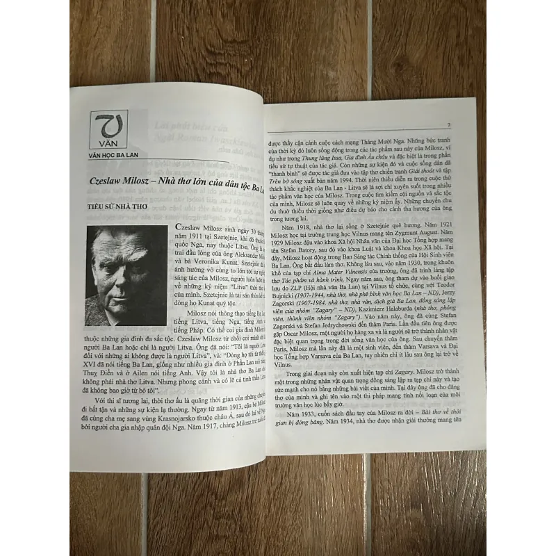 Tạp Chí Văn Học Nước Ngoài - Số 7/2011 (Thơ Ba Lan, Nobel 1996, Umberto Eco, v.v) 740032