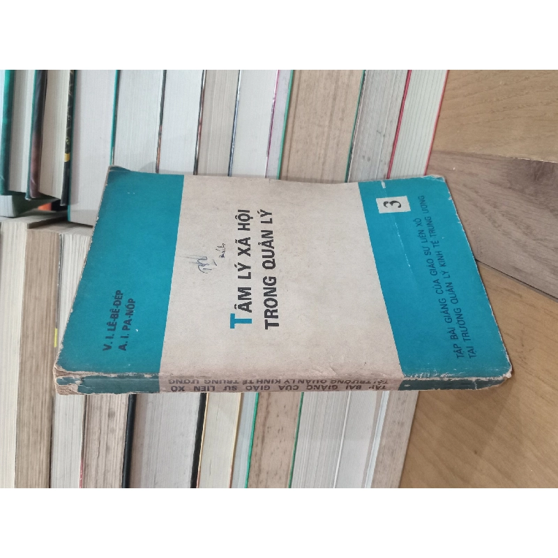 Tâm lý xã hội trong quản lý - V. I. Lê-bê-đép, A. I. Pa-nốp 734292