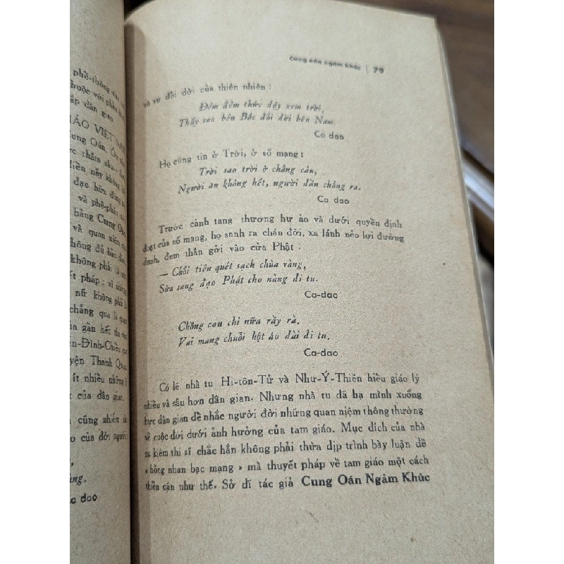 Khảo luận về cung oán ngâm khúc - Thuần Phong 1020008