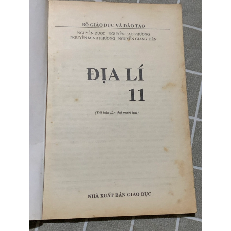 Địa lý lớp 11, in năm 2003 545604