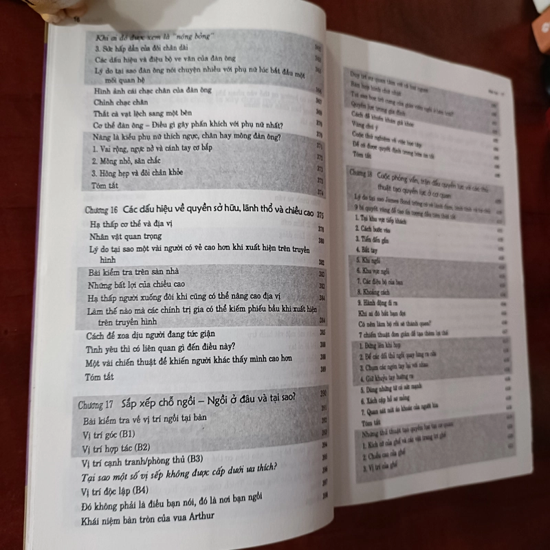 Cuốn sách hoàn hảo về Ngôn ngữ cơ thể (Body Language) - Allan & Barbara Pease 485377