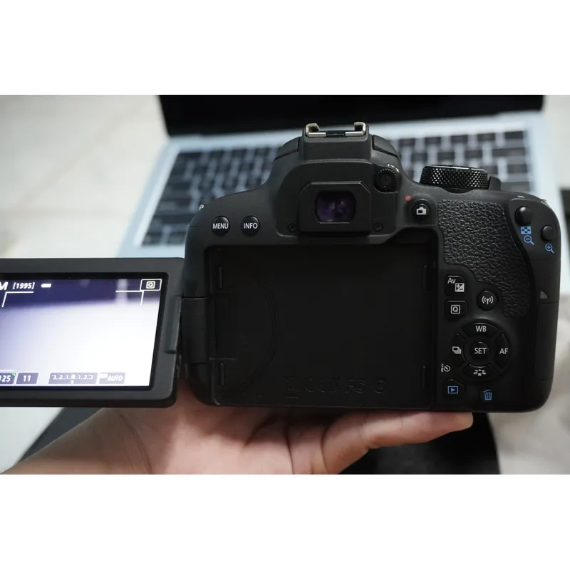 Cần bán nhanh Camon Rebelt7i/800d+Kit 18-55stm mới 99% 697460