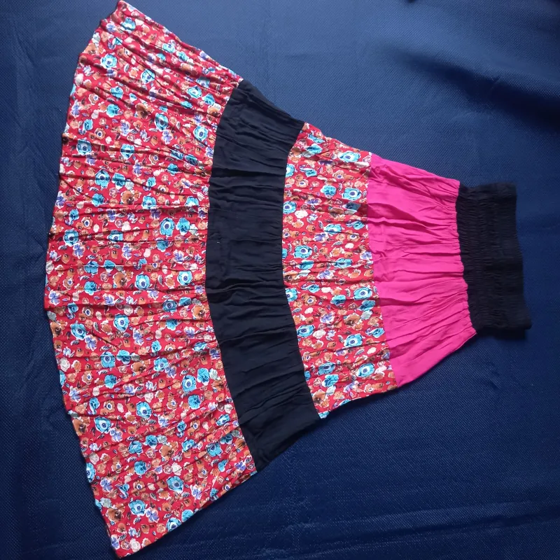 Chân váy/ váy 2 in 1. Sản phẩm thời trang phối đỏ đen size S/M mặc vừa 1021095