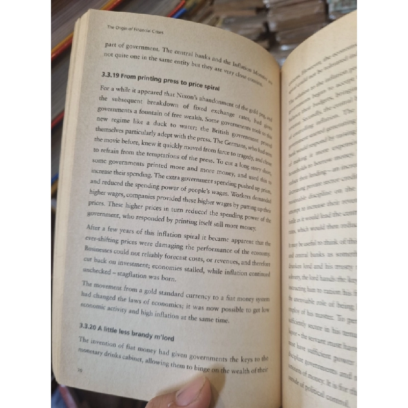 The Origin of Financial Crises : Central Banks, Credit Bubbles and the Efficient Market Fallacy - George Cooper 386970