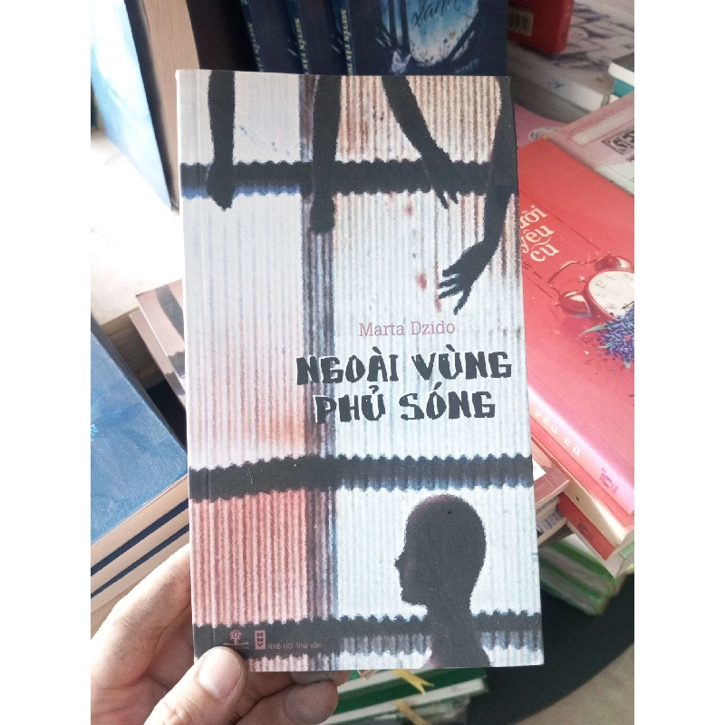 (Sách cũ SCGR) Ngoài vùng phủ sóng - Dzido 2009 VAVO-A0 Blogmeo090426 1015347