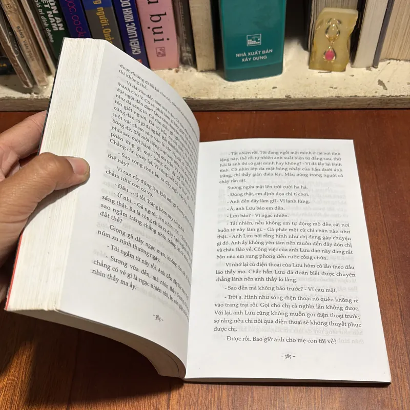 [Ruột Sách Có Gạch Và Note Bằng Bút Chì] - Tiểu Thuyết, Trinh Thám, Kinh Dị: Trại Hoa Đỏ 927231