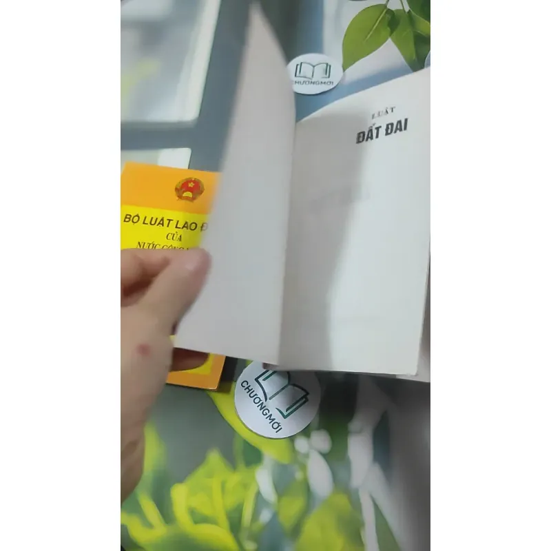 Combo: Bộ Luật Lao Động Của Nước Cộng Hòa XHCN Việt Nam, Luật Đất Đai 727363