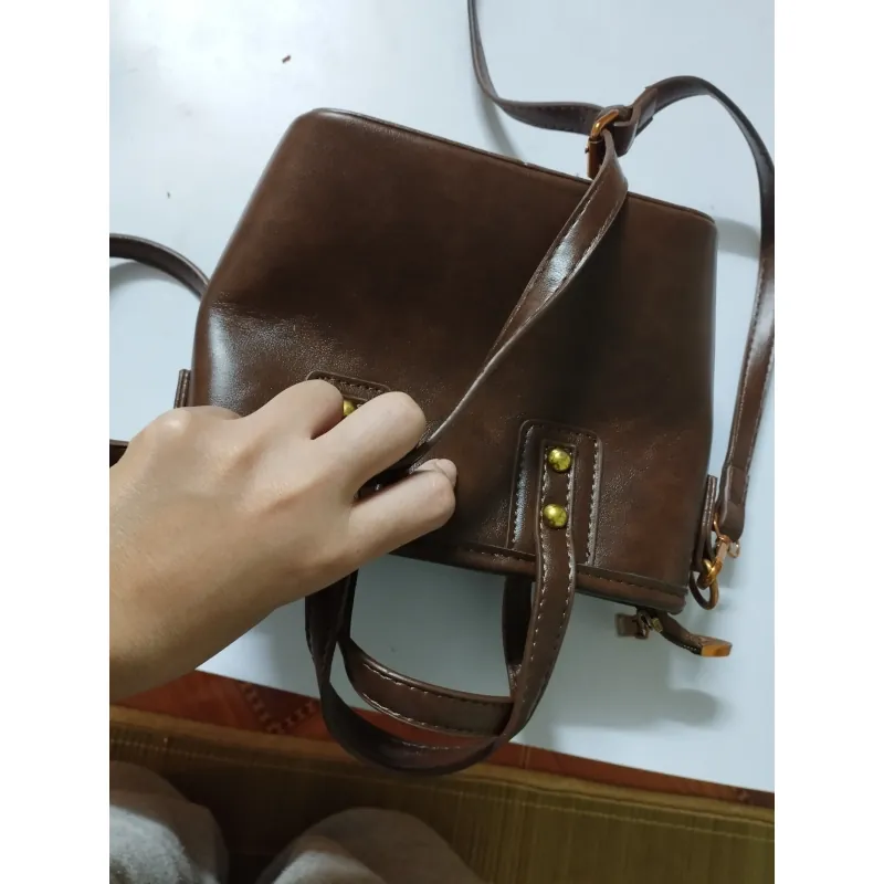 Túi xách nữ da PU size trung màu nâu phong cách cổ điển 722457