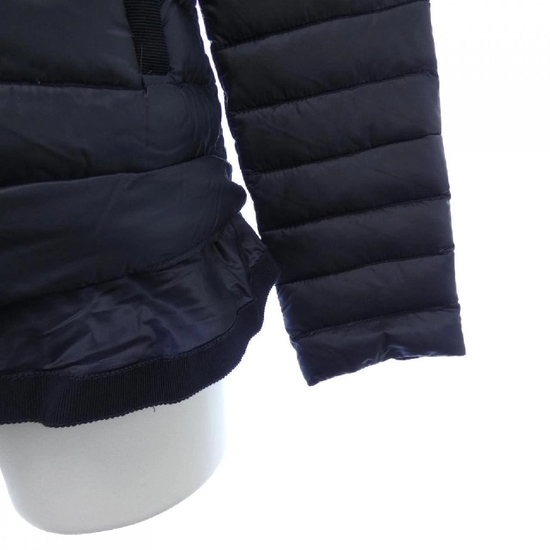 Áo khoác lông vũ MONCLER 641374