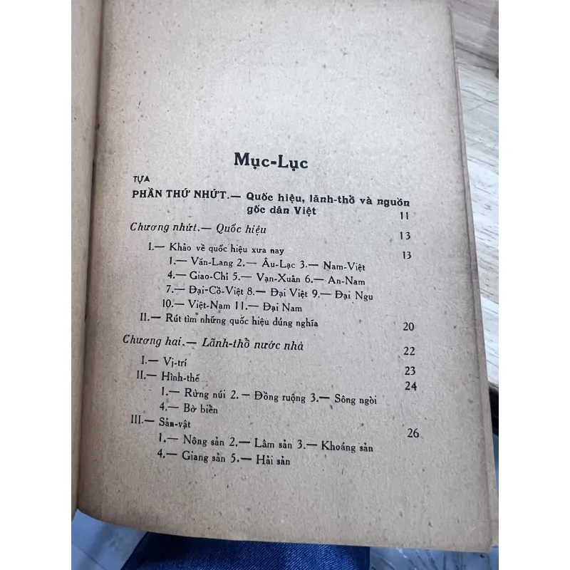 Việt sử kinh nghiệm - Nguyễn Văn Hầu 776931