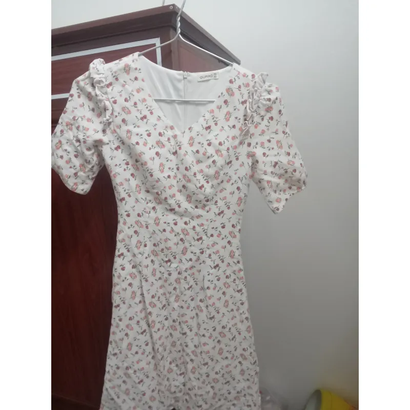 Chiếc váy nhỏ nhắn hoa xinh xắn 928447
