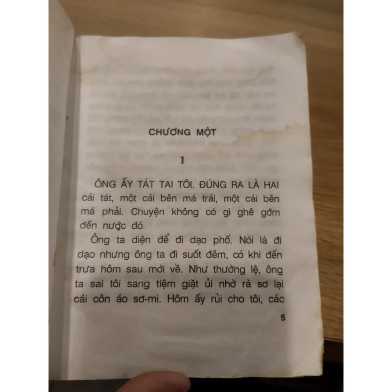 cuốn sách "Gió bụi Sài Gòn" của tác giả Bùi Cát Vũ 1025281