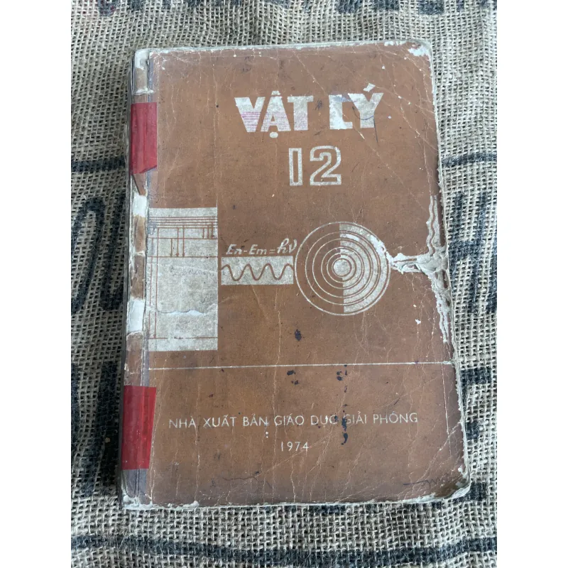 Vậy lý 12; sách giáo khoa xưa ;1974 1013295