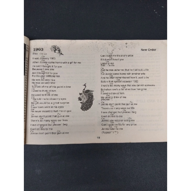 New most favourite English song book 1998 3 mới 60% bẩn bìa, ố vàng, tróc gáy, tróc bìa, rách trang 1997 HCM2110 Nguyễn văn Phước, Phạm Văn Bằng NGOẠI VĂN Oreka-Blogmeo 305889