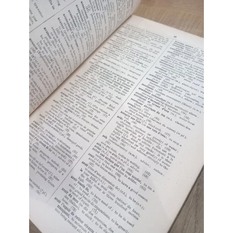 DICTIONARY OF TECHNICAL TERMS AND PHRASES : FRENCH-ENGLISH & ENGLISH-FRENCH 222144