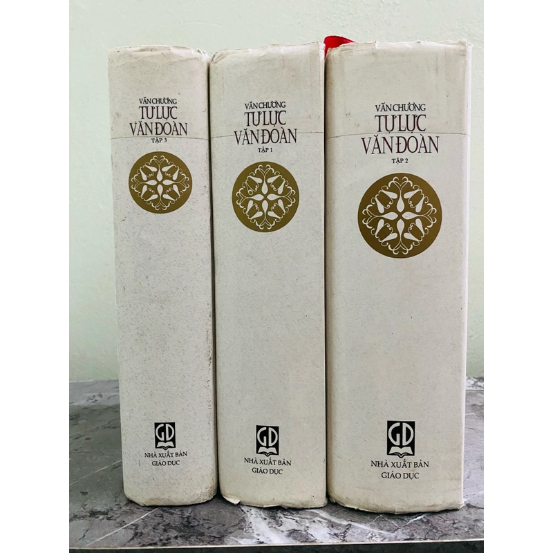 TỰ LỰC VĂN ĐOÀN   519931