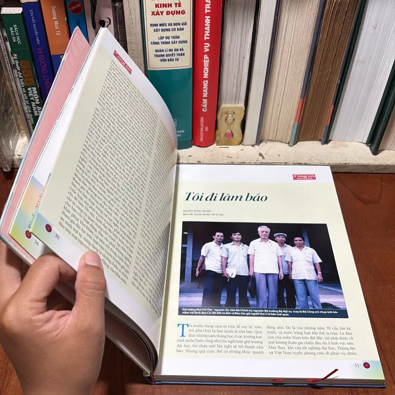 [Bìa Cứng, Khổ Lớn, In Màu] - II Kỷ Yếu: 25 Năm Đồng Hành Cuộc Sống - 2012 798038