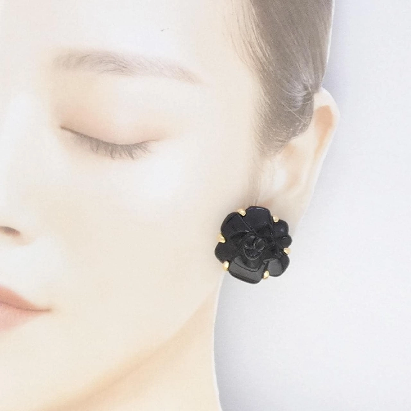 Bông tai Chanel Camellia Medium - Hàng hiệu Authentic 845773