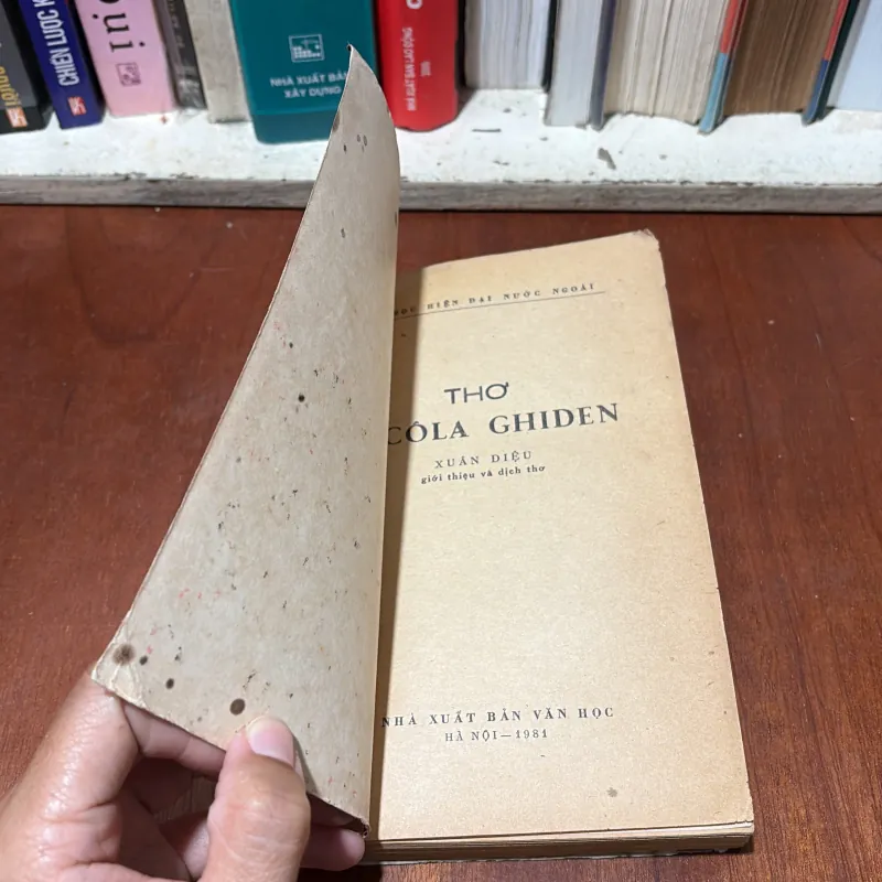 II Sách Xưa: Thơ NICÔLA GHIDEN - Xuân Diệu (Giới Thiệu Và Dịch) - 1981 754405