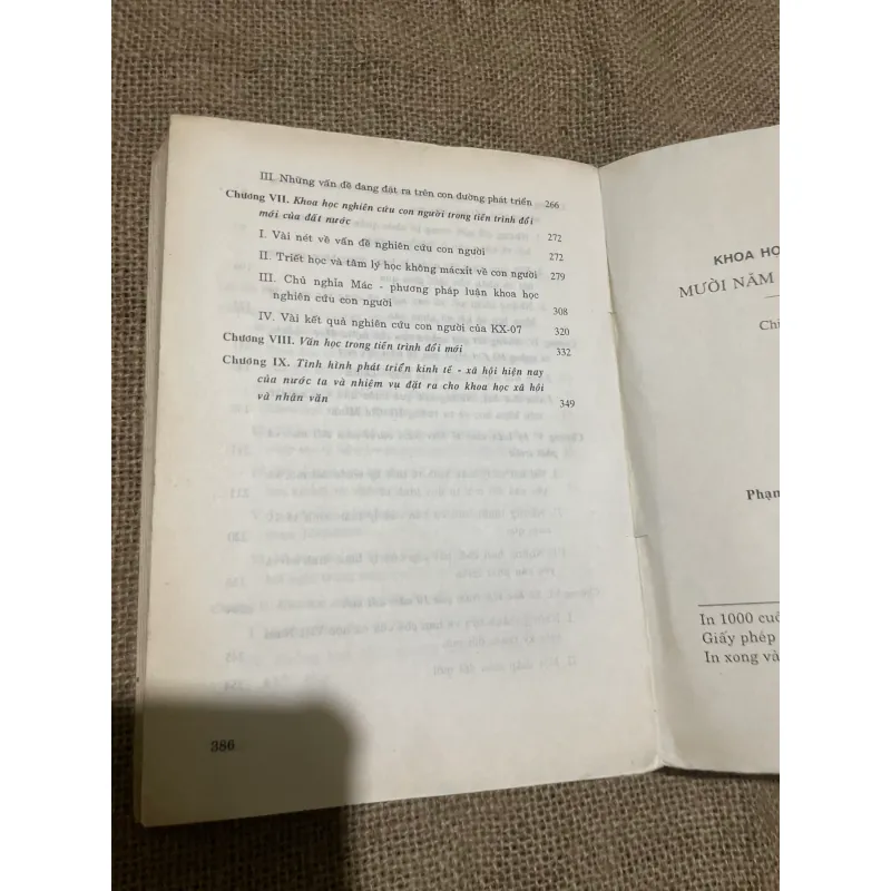 KHoa học xã hội và nhân văn: Mười năm đổi mới và phát triển-386 trang 565327
