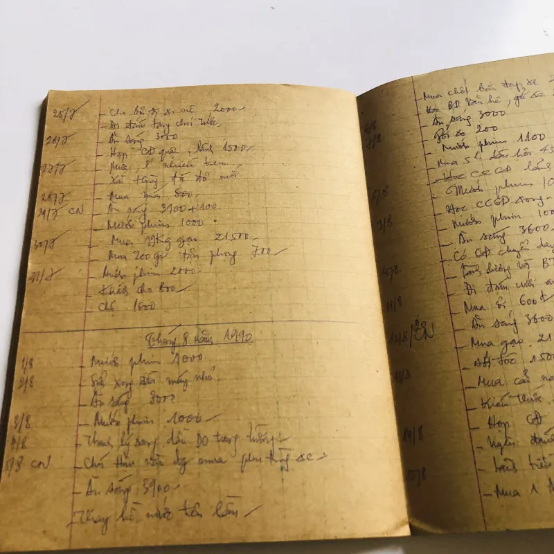 10. VỞ XƯA CÓ GHI  776950