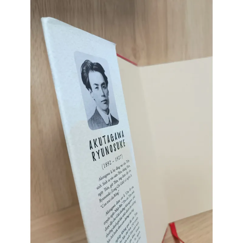 Cuộc đời một kẻ ngốc (bìa cứng) 751507