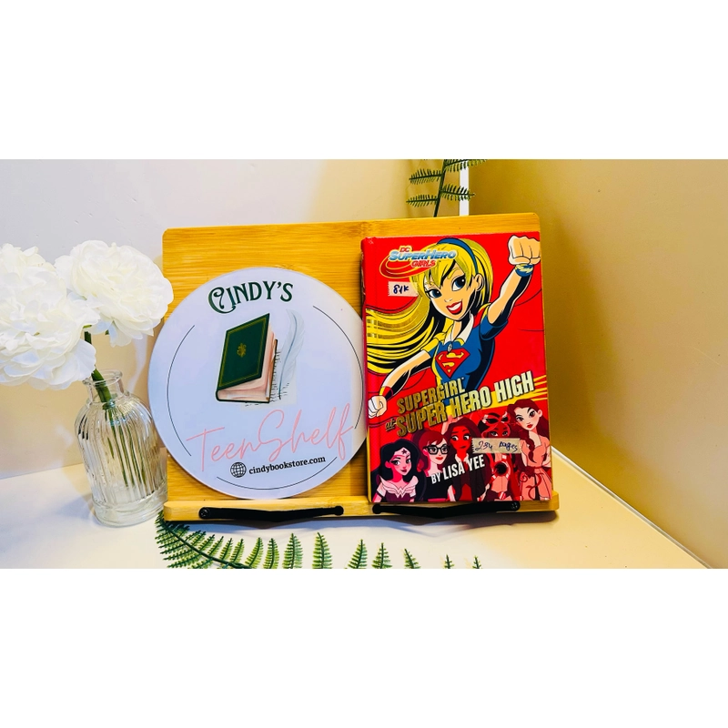 [Sách tiếng Anh 2hand] Like new 90% - Supergirl at super hero high - Lisa Yee 495325