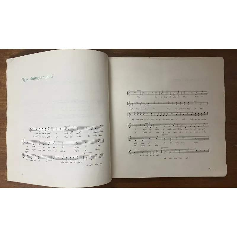 Tập nhạc: Bên Đời Hiu Quạnh- Trịnh Công Sơn 1024411