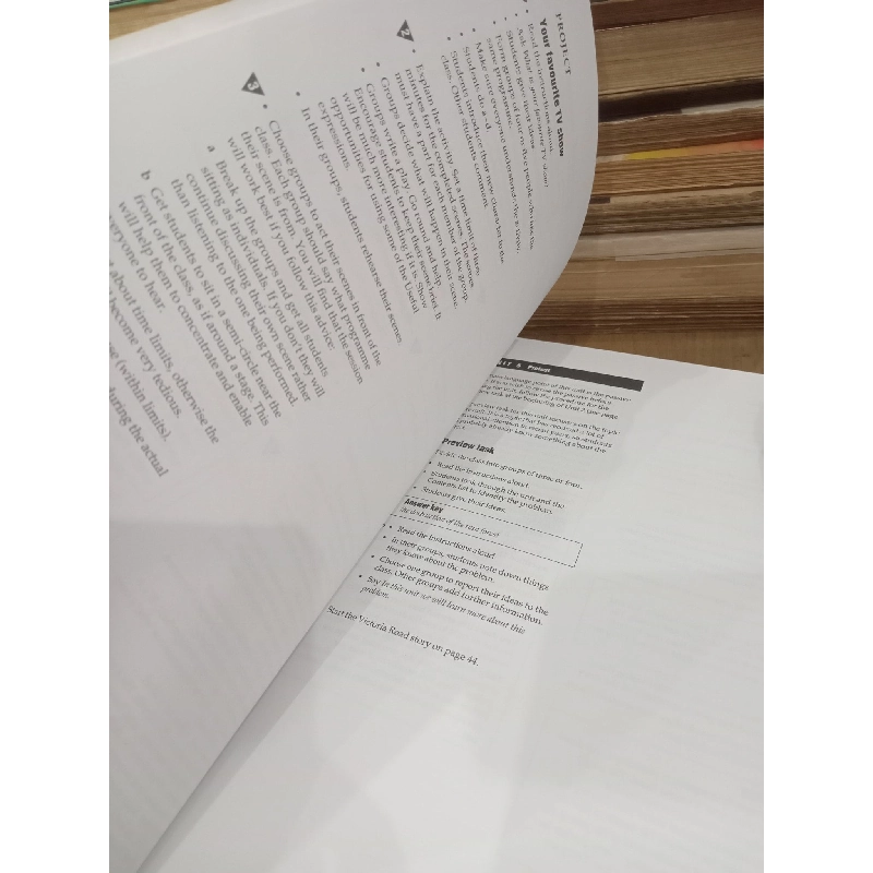 Hotline Pre-Intermediate - Tom Hutchinson 934183