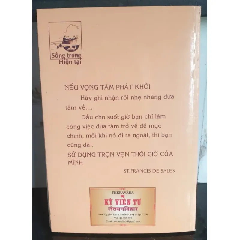 Sách Sống Trong Hiện Tại của H.E. LIM - Tái Bản ấn tượng 680564