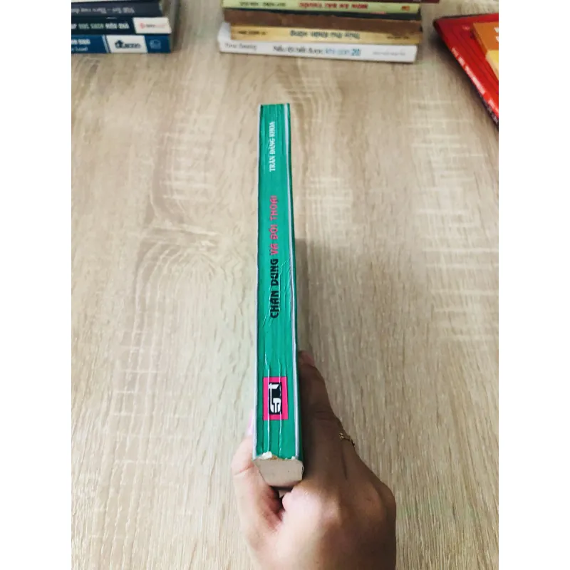 CHÂN DUNG VÀ ĐỐI THOẠI - bình luận văn chương 1029177