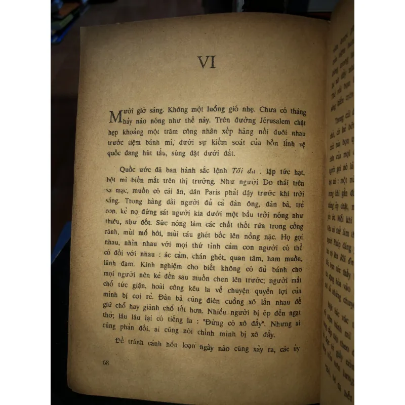 Các hung thần lên cơn khát - Anatole France  795491
