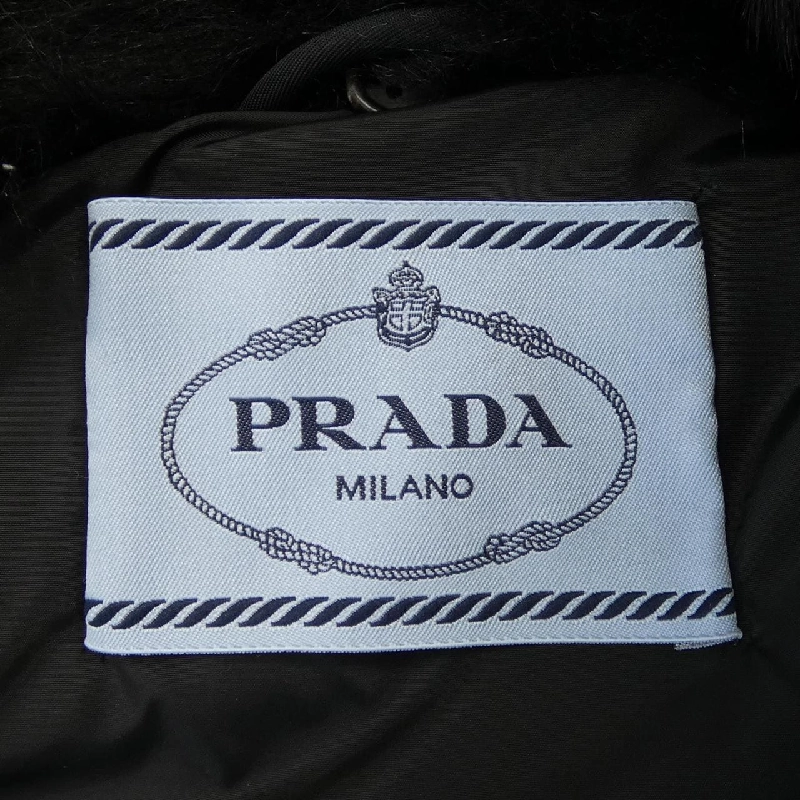 Áo khoác lông vũ PRADA với logo hình tam giác 29X808 S202 1WQ8 629569