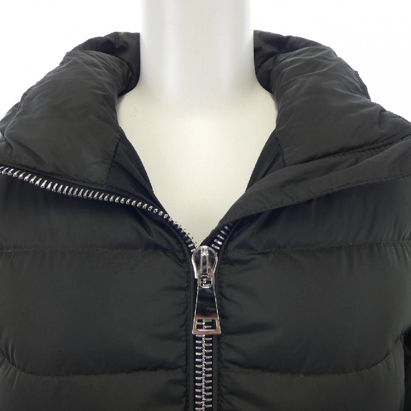Áo khoác lông vũ MONCLER 637564