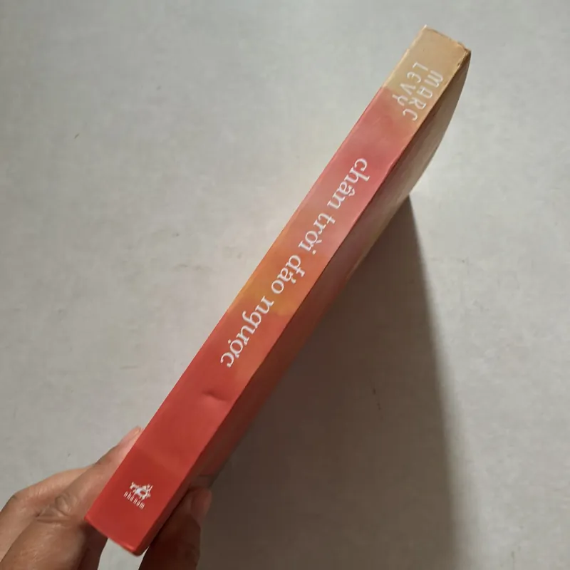 Chân trời đảo ngược - Marc Levy 958332