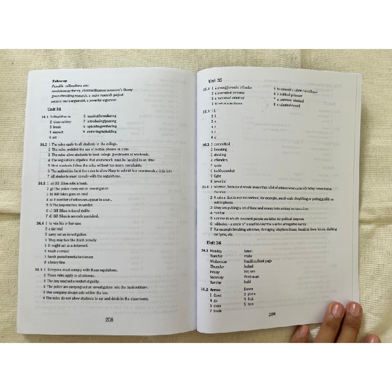 English Collocations in use Intermediate 7572