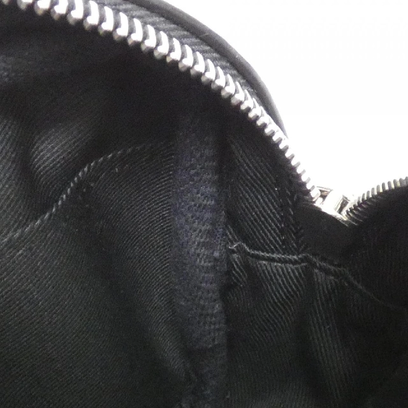 Túi đeo chéo Louis Vuitton Taiga Lama Outdoor M30755 613335