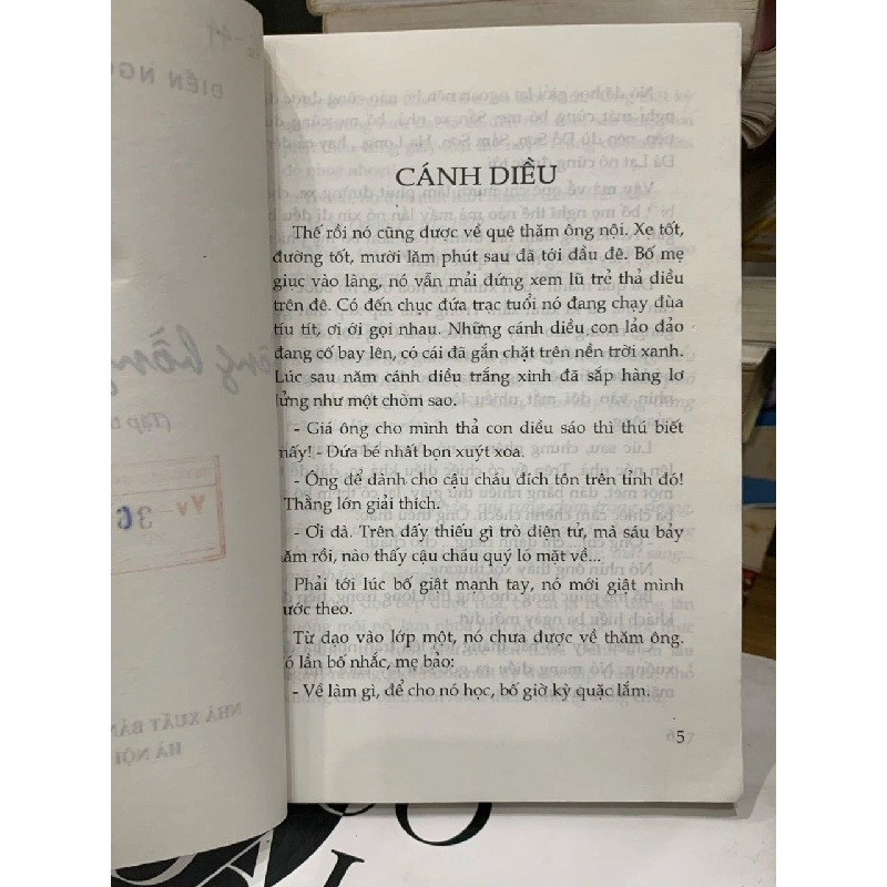 Bông Hồng Thứ Bảy - Truyện Ngắn Kinh Điển Của Điền Ngọc Phách 779532