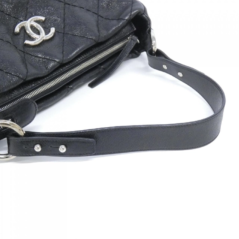 Túi xách chéo Chanel On The Road - Hàng hiệu Authentic 802683