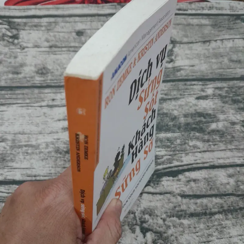 Dịch vụ sửng sốt Khách hàng sững sờ. TG Ron Zemke & Kristin Anderson 745204