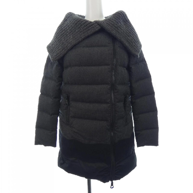 Áo khoác lông vũ MONCLER 643036