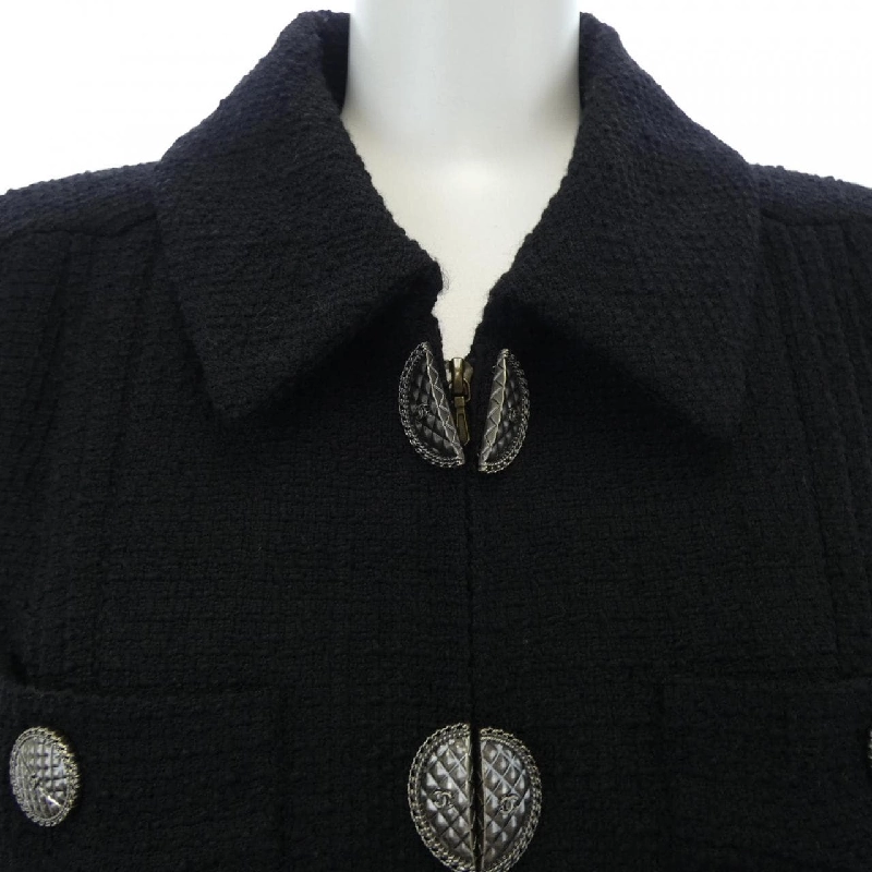 Áo khoác CHANEL P55551V30555 17C 629595