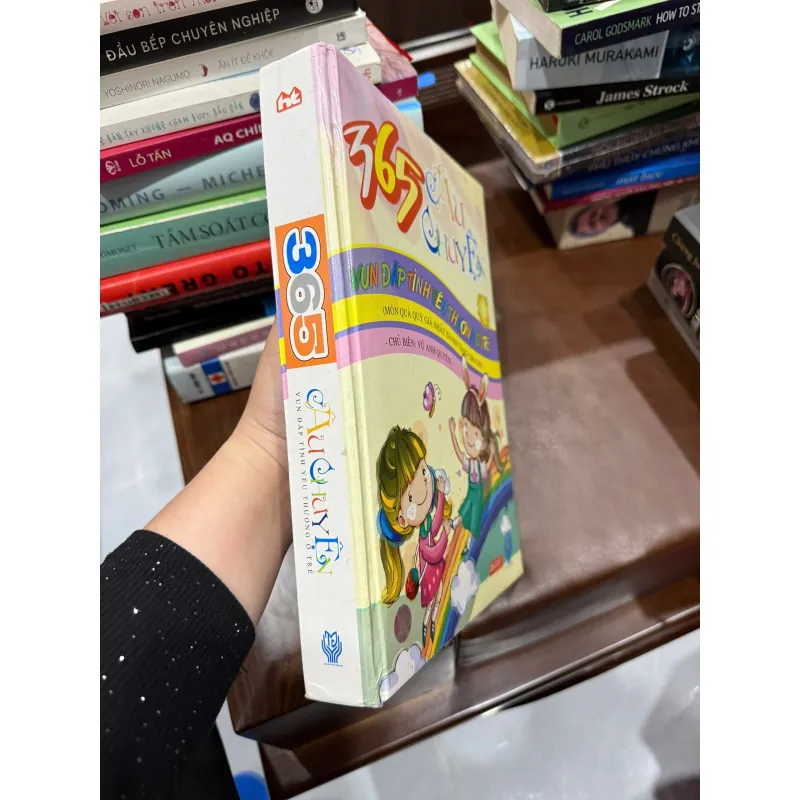 365 Câu Chuyện – Vun Đắp Tình Yêu Thương Ở Trẻ | Sách thiếu nhi - K3 1009615