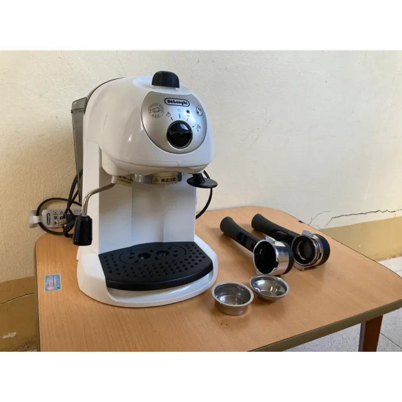 Máy pha cafe Delonghi EC200N-W .Espresso Cappuccino 590045