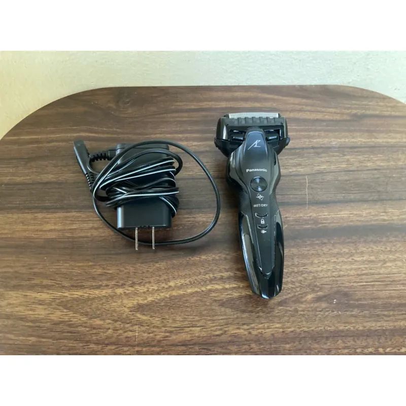 Máy cạo râu Panasonic ES-ST25 .Điện 100-240v 594603